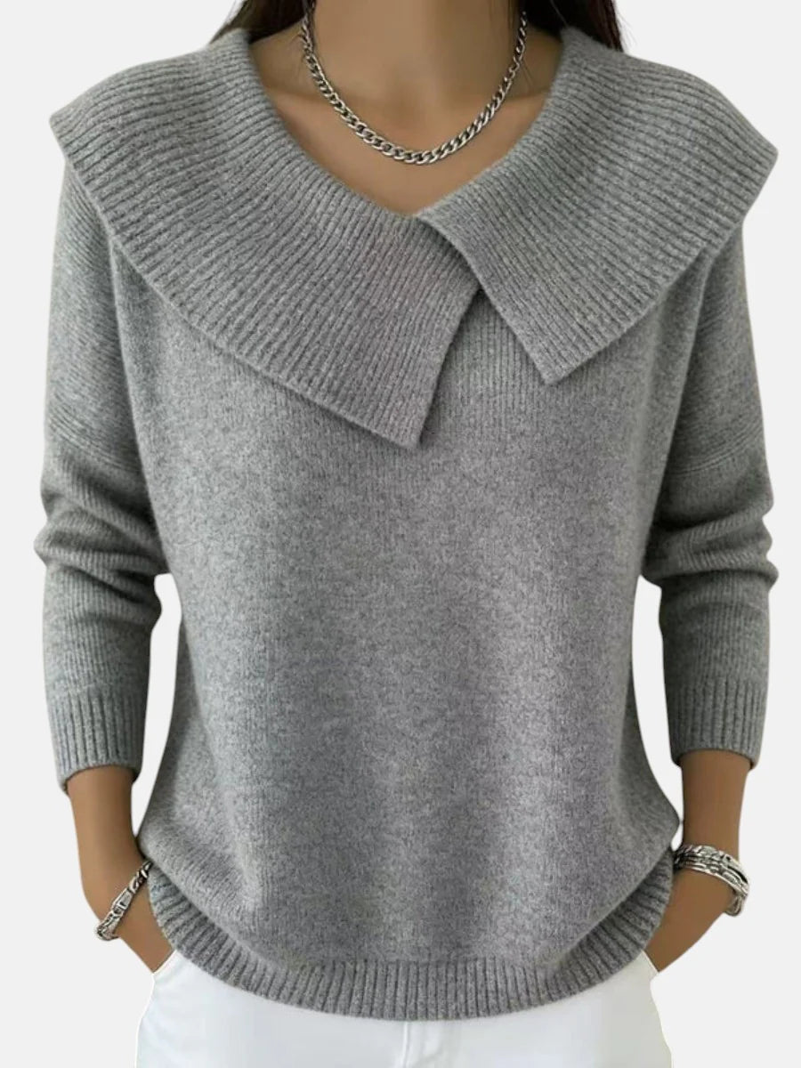 LUZIA | Elegant Sweater with Soft Collar