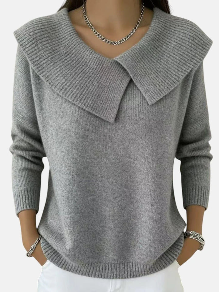 LUZIA | Elegant Sweater with Soft Collar