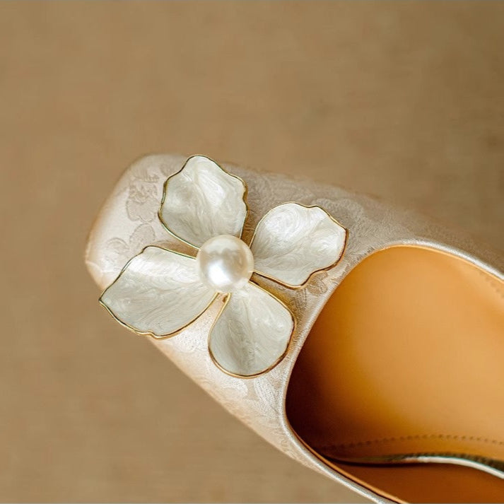 ELOISE | Elegant Flower Pumps