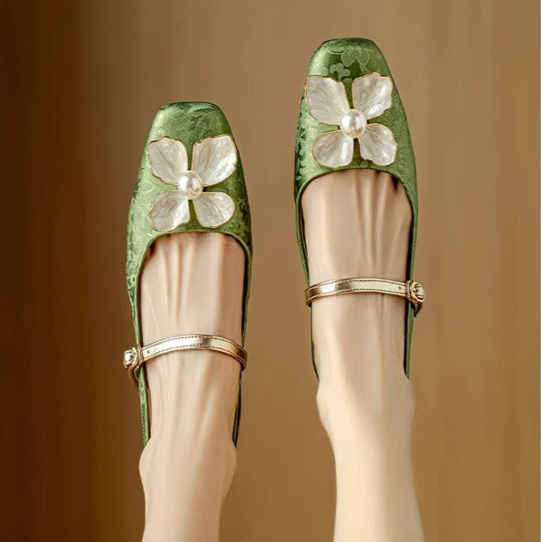 ELOISE | Elegant Flower Pumps